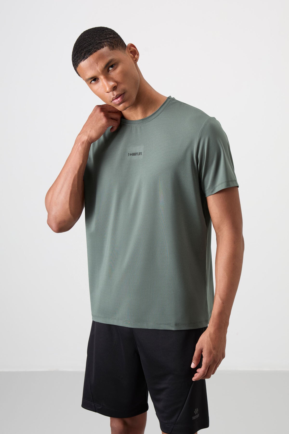 Haki Nefes Alan Dokulu İnce Esnek Standart Fit Erkek Performans T-Shirt - 88384