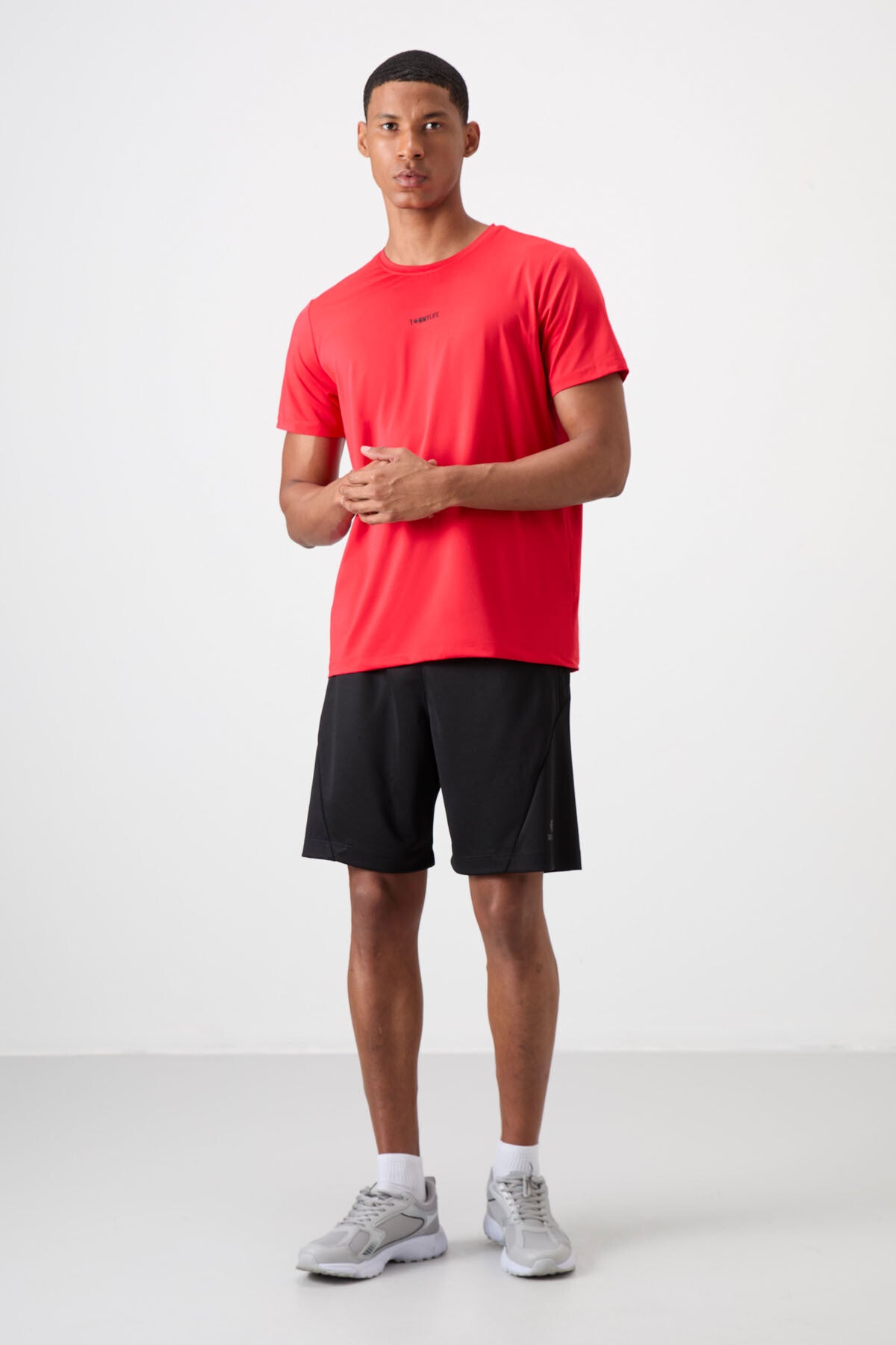 Kırmızı Nefes Alan Dokulu İnce Esnek Standart Fit Erkek Performans T-Shirt - 88384