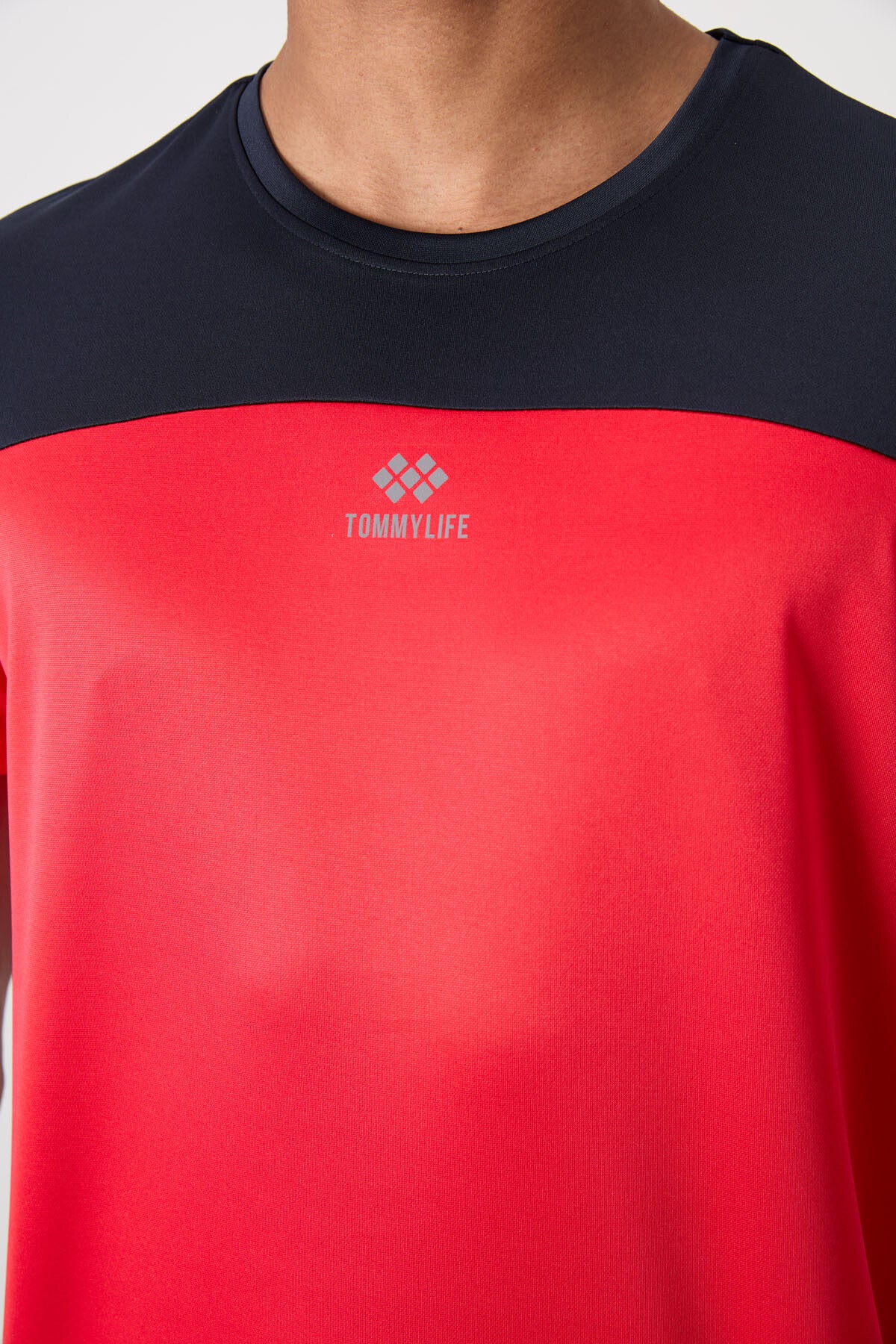 Kırmızı Nefes Alan Dokulu İnce Esnek Standart Fit Erkek Performans T-Shirt - 88386