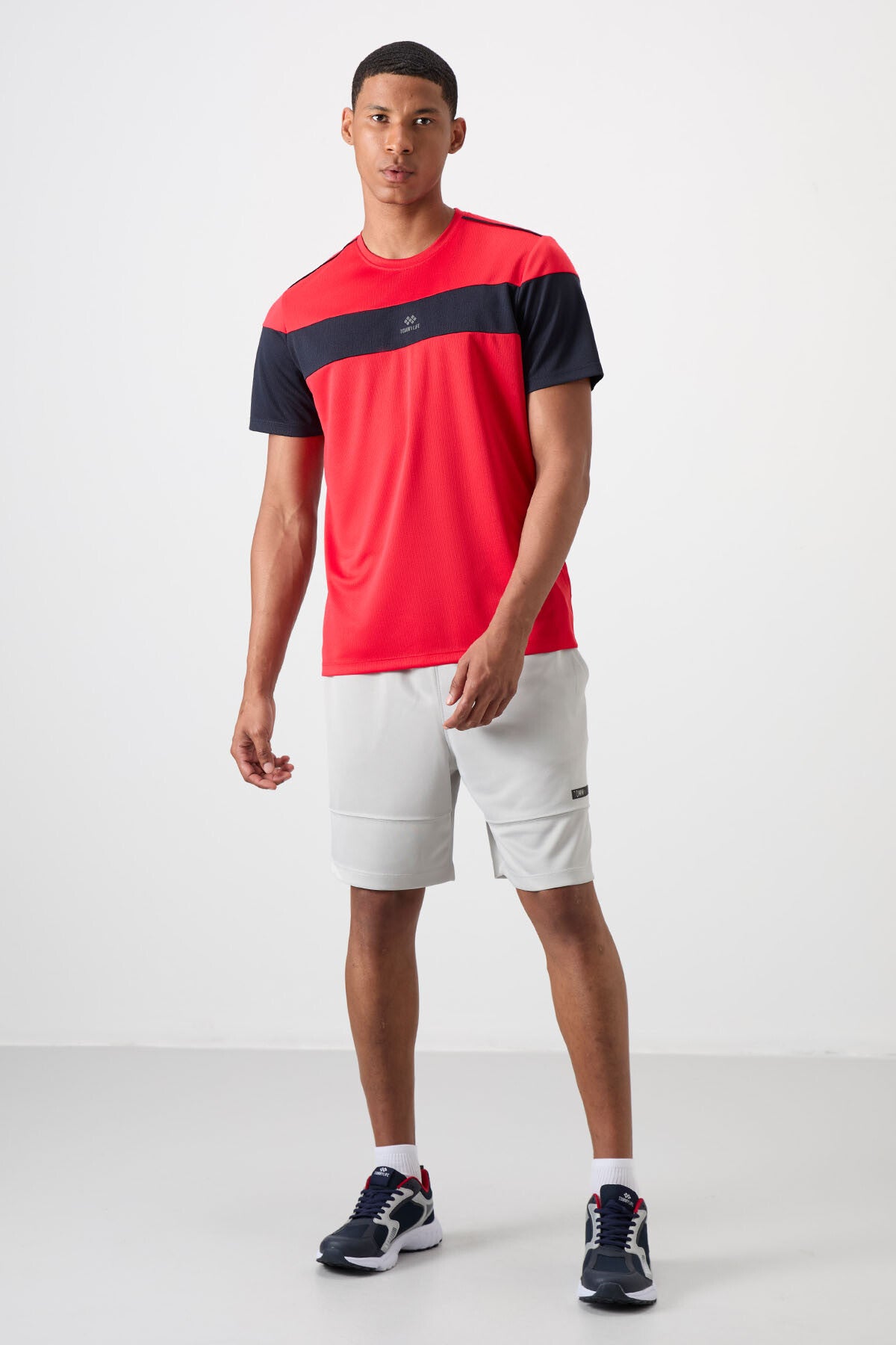 Kırmızı Nefes Alan Dokulu İnce Esnek Standart Fit Erkek Performans T-Shirt - 88396