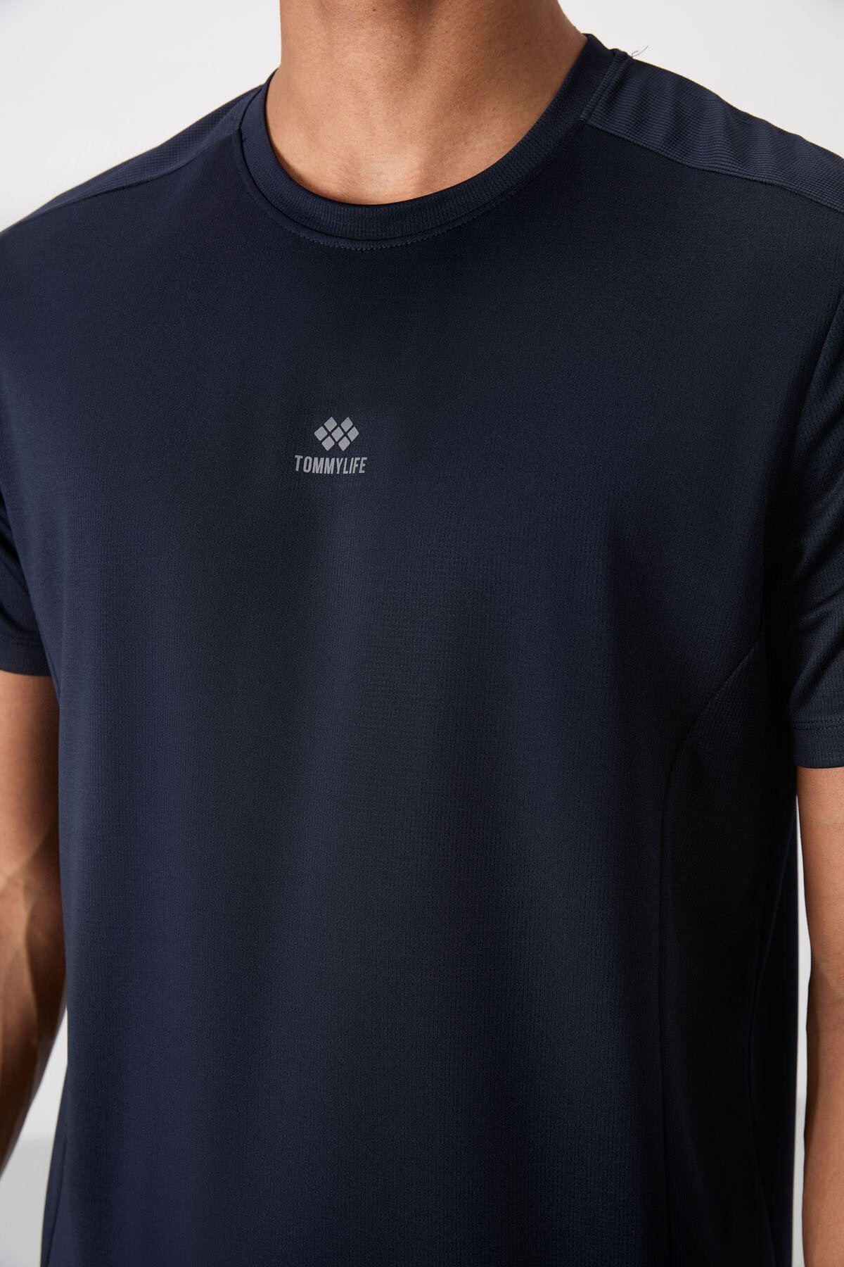 Lacivert Nefes Alan Dokulu İnce Esnek Standart Fit Erkek Performans T-Shirt - 88390