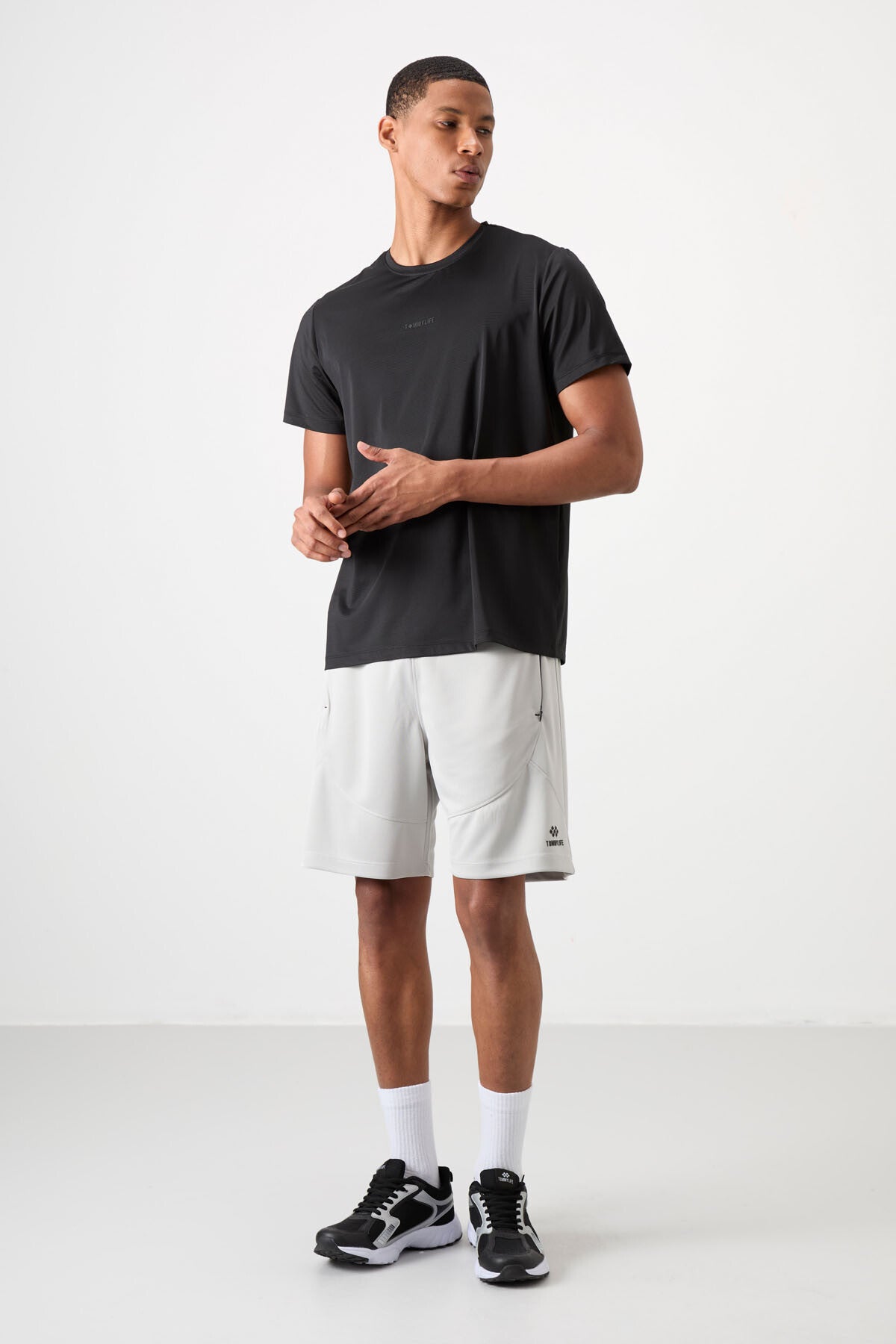 Siyah Nefes Alan Dokulu İnce Esnek Standart Fit Erkek Performans T-Shirt - 88384