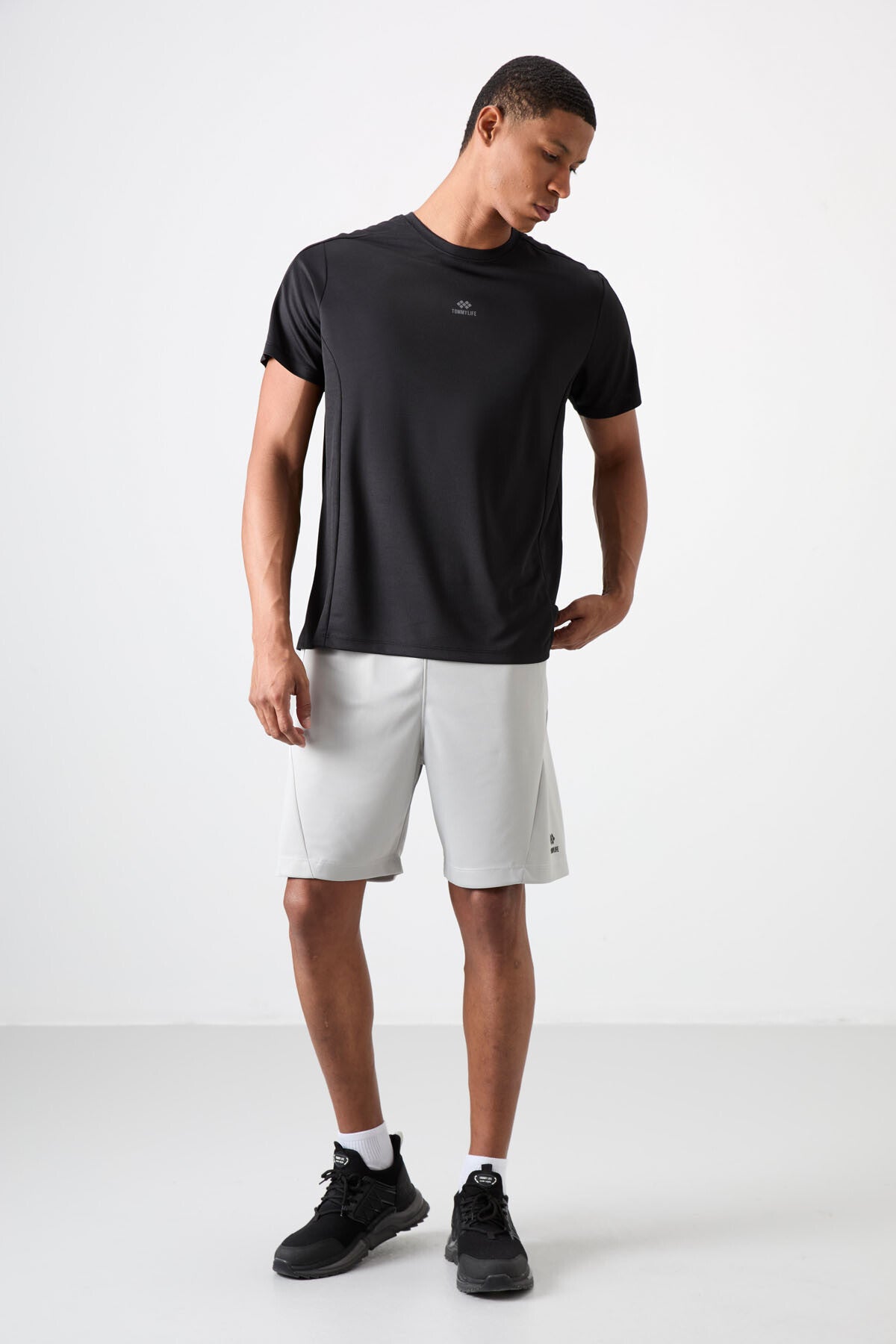 Siyah Nefes Alan Dokulu İnce Esnek Standart Fit Erkek Performans T-Shirt - 88390
