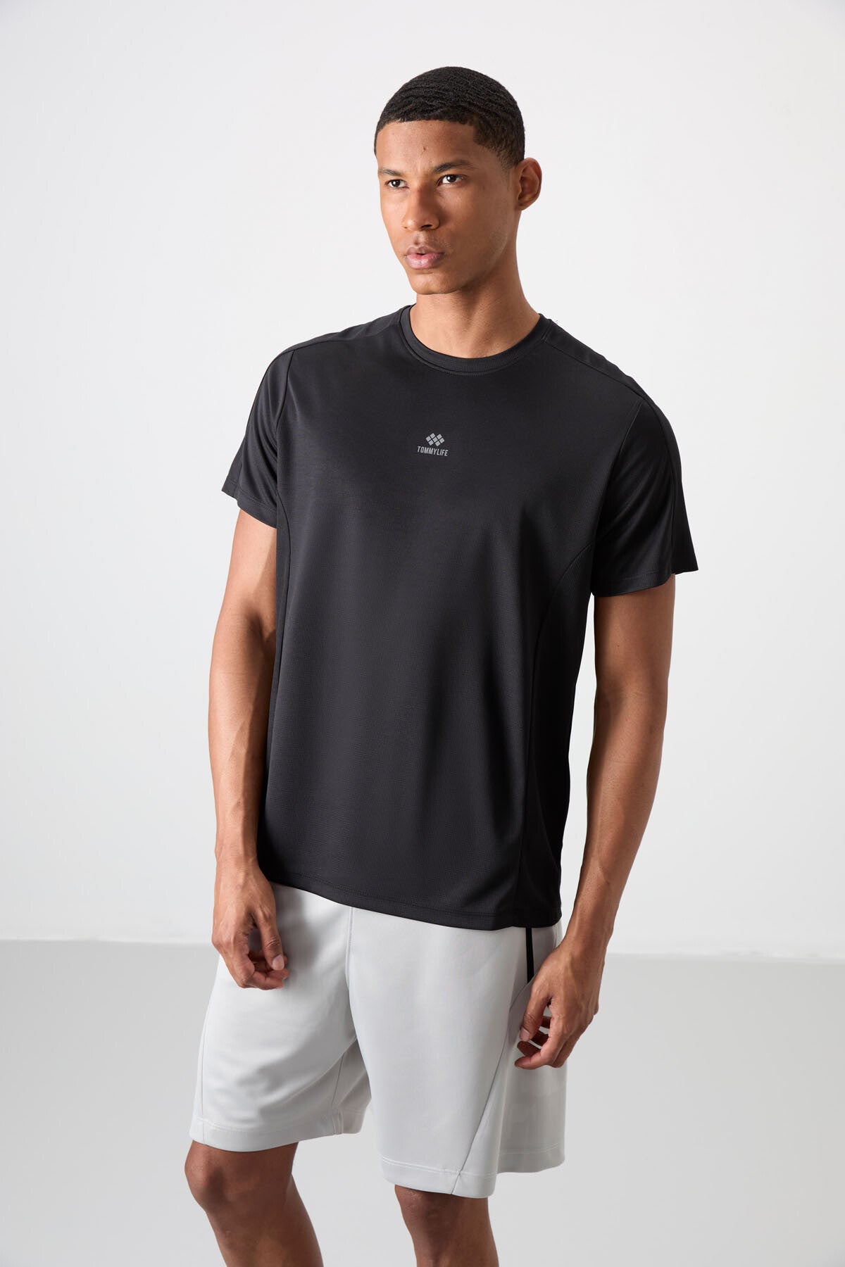 Siyah Nefes Alan Dokulu İnce Esnek Standart Fit Erkek Performans T-Shirt - 88390