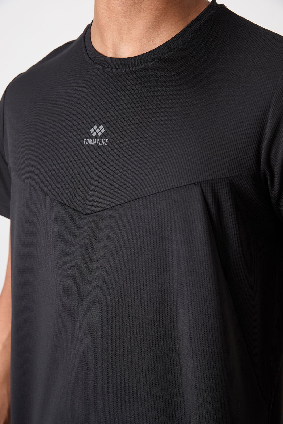 Siyah Nefes Alan Dokulu İnce Esnek Standart Fit Erkek Performans T-Shirt - 88391