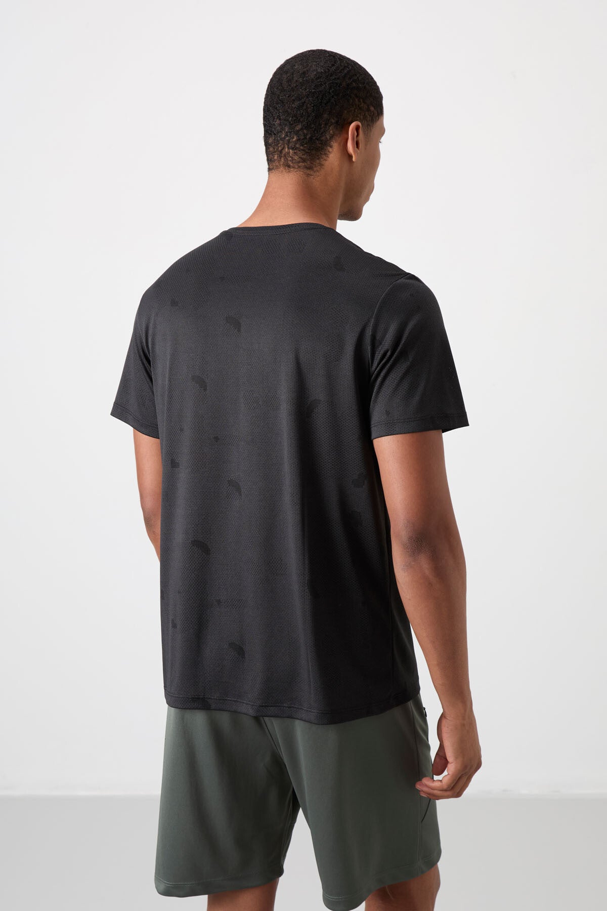 Siyah Nefes Alan Jakarlı İnce Esnek Standart Fit Erkek Performans T-Shirt - 88397