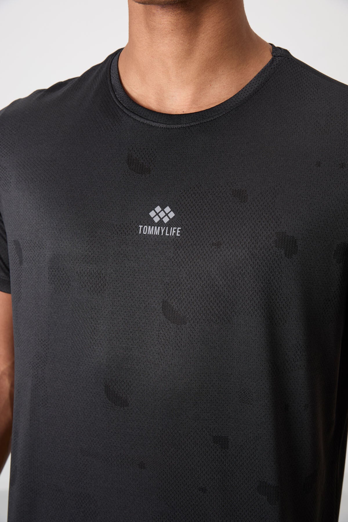 Siyah Nefes Alan Jakarlı İnce Esnek Standart Fit Erkek Performans T-Shirt - 88397
