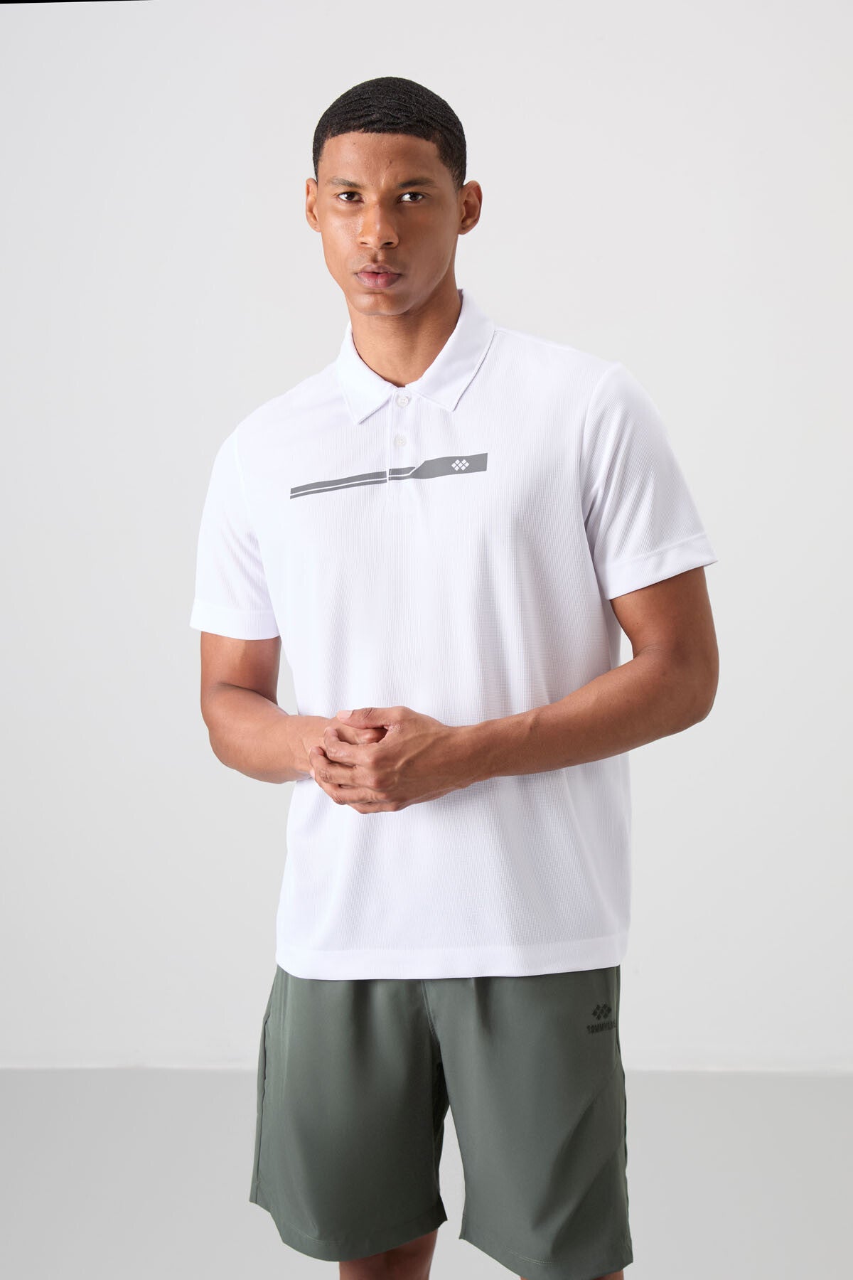 Beyaz Nefes Alan Dokulu İnce Esnek Standart Fit Polo Yaka Erkek Performans T-Shirt - 88393