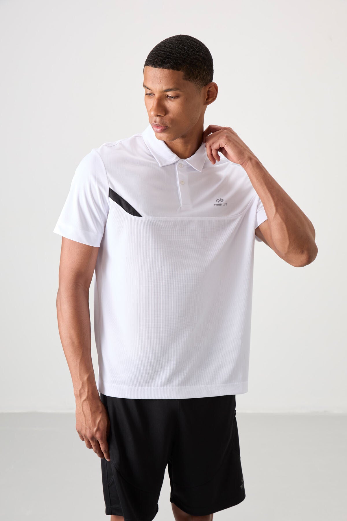 Beyaz Nefes Alan Dokulu İnce Esnek Standart Fit Polo Yaka Erkek Performans T-Shirt - 88402
