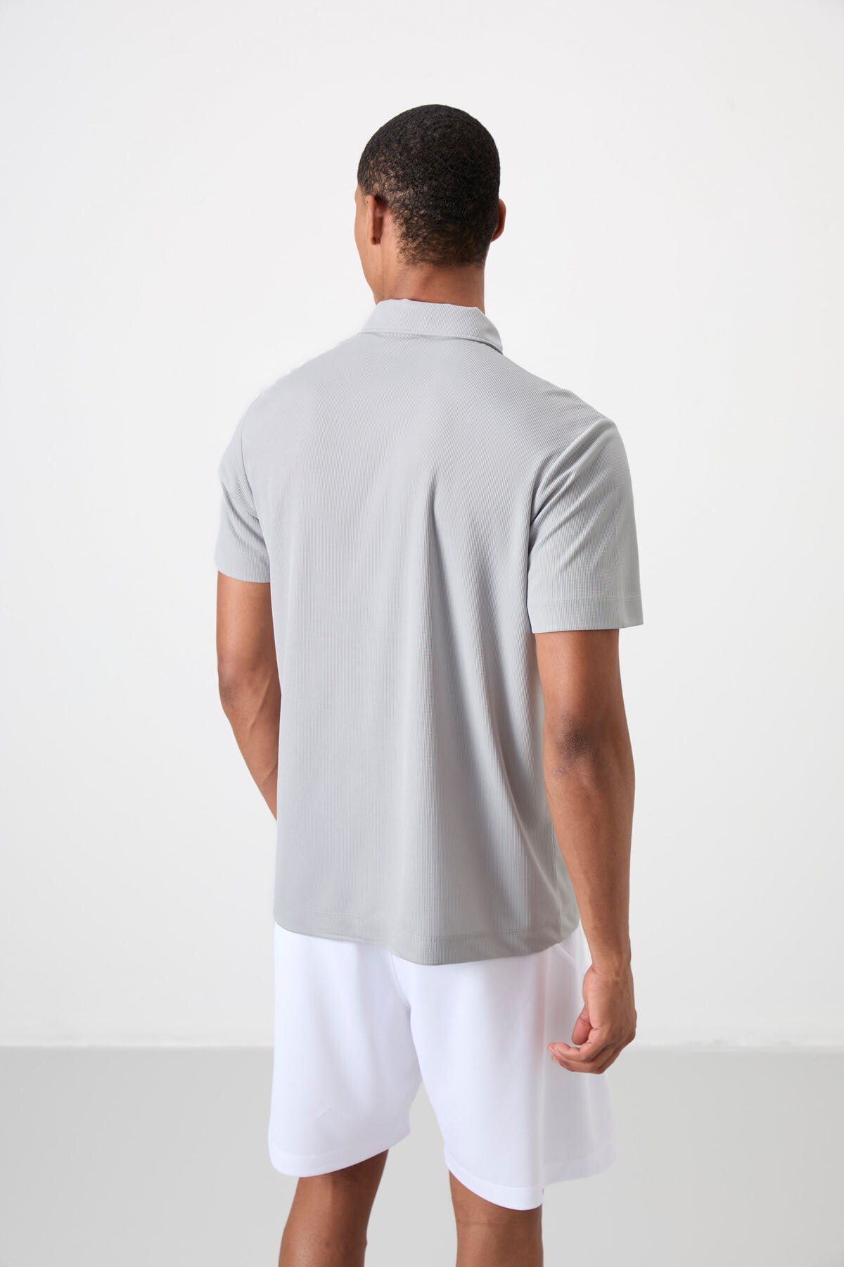 Gri Nefes Alan Dokulu İnce Esnek Standart Fit Polo Yaka Erkek Performans T-Shirt - 88392