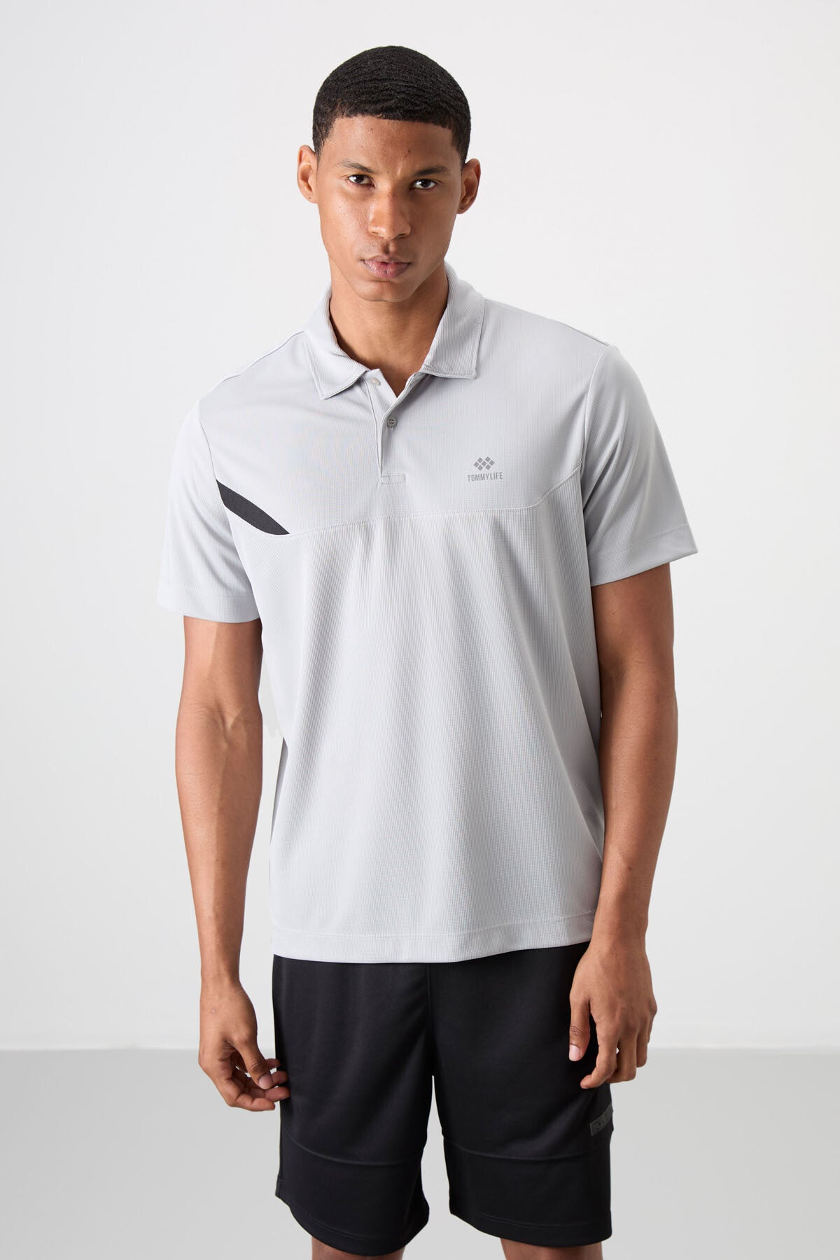 Gri Nefes Alan Dokulu İnce Esnek Standart Fit Polo Yaka Erkek Performans T-Shirt - 88402