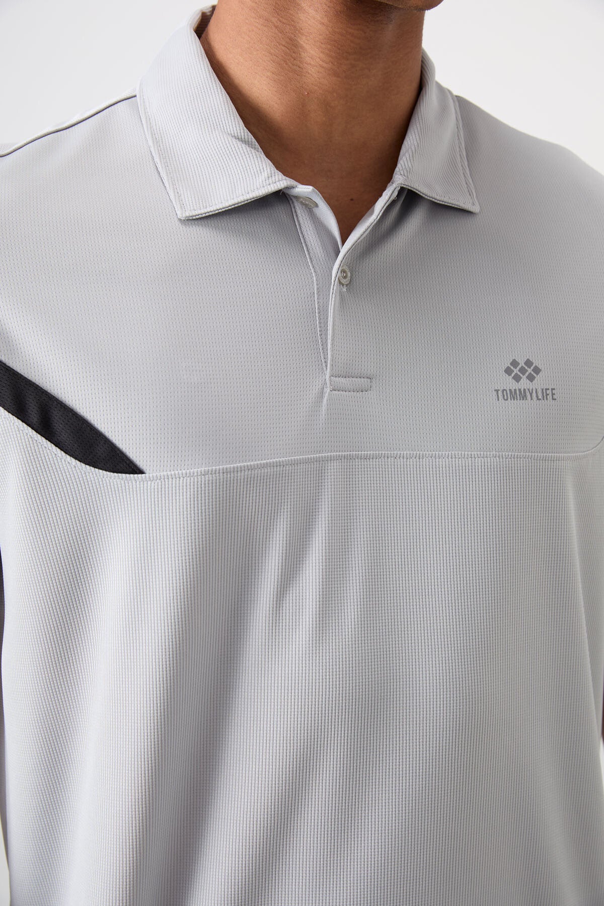 Gri Nefes Alan Dokulu İnce Esnek Standart Fit Polo Yaka Erkek Performans T-Shirt - 88402