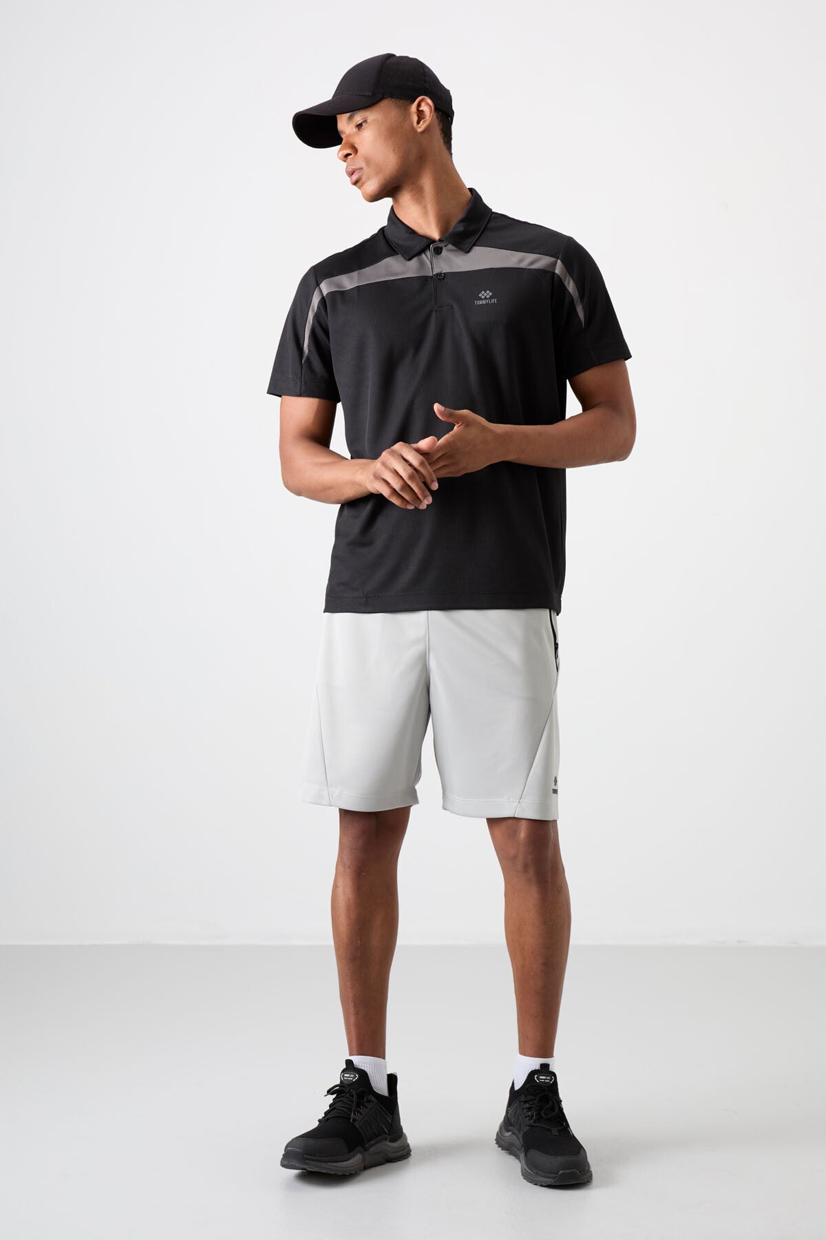 Siyah Nefes Alan Dokulu İnce Esnek Standart Fit Polo Yaka Erkek Performans T-Shirt - 88392