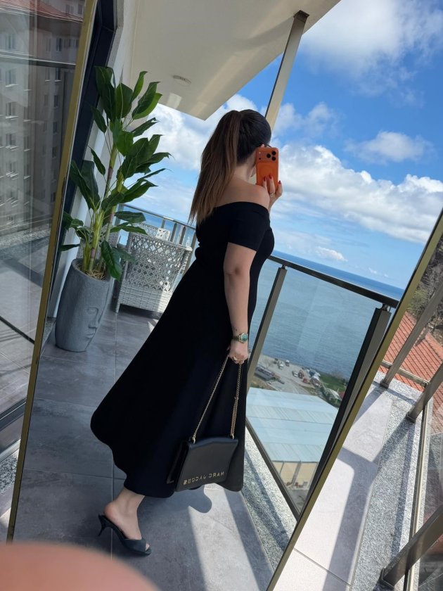 Kadın Madonna Yaka Midi Boy Modal Elbise