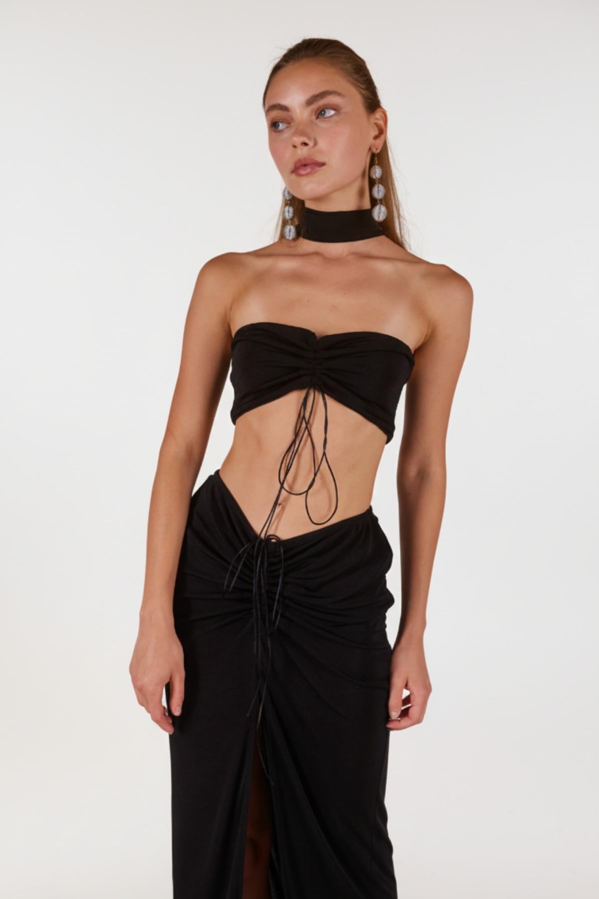 Buzzy Kumaş Boyun Detaylı Büzgülü Hestia Bluz Siyah