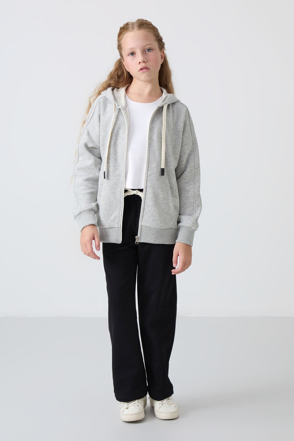 Gri Melanj Pamuklu İçi Tüylü Yumuşak Dokulu Standart Fit Nakışlı Kız Çocuk Sweatshirt - 75149