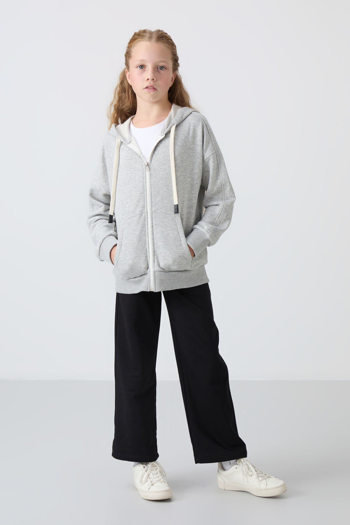 Gri Melanj Pamuklu İçi Tüylü Yumuşak Dokulu Standart Fit Nakışlı Kız Çocuk Sweatshirt - 75149