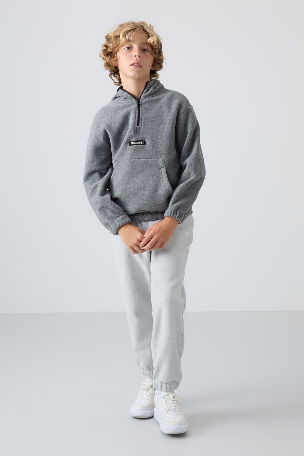 Gri Melanj Kalın Yumuşak Dokulu Standart Fit Nakışlı Polar Erkek Çocuk Sweatshirt - 11230