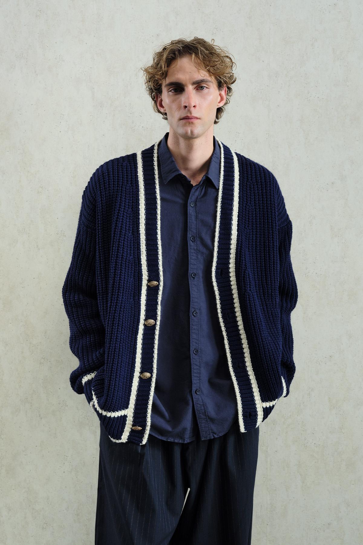 GOLD DÜĞMELİ LACİVERT HIRKA