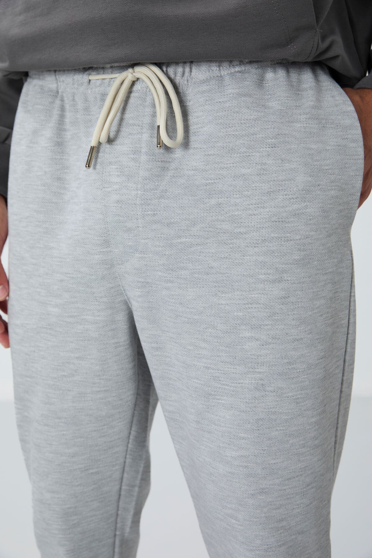 Gri Yüzeyi Dokulu Standart Fit Erkek Eşofman Alt - 82155