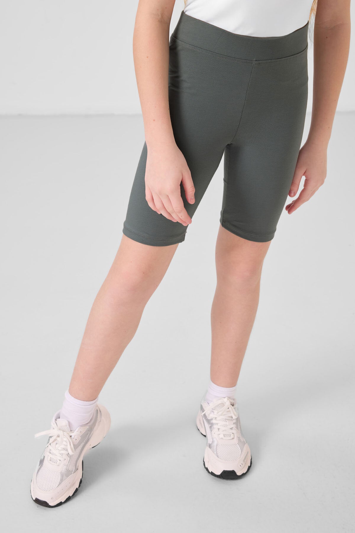 Haki Pamuklu Kısa Paça Standart Fit Basic Kız Çocuk Tayt - 75188