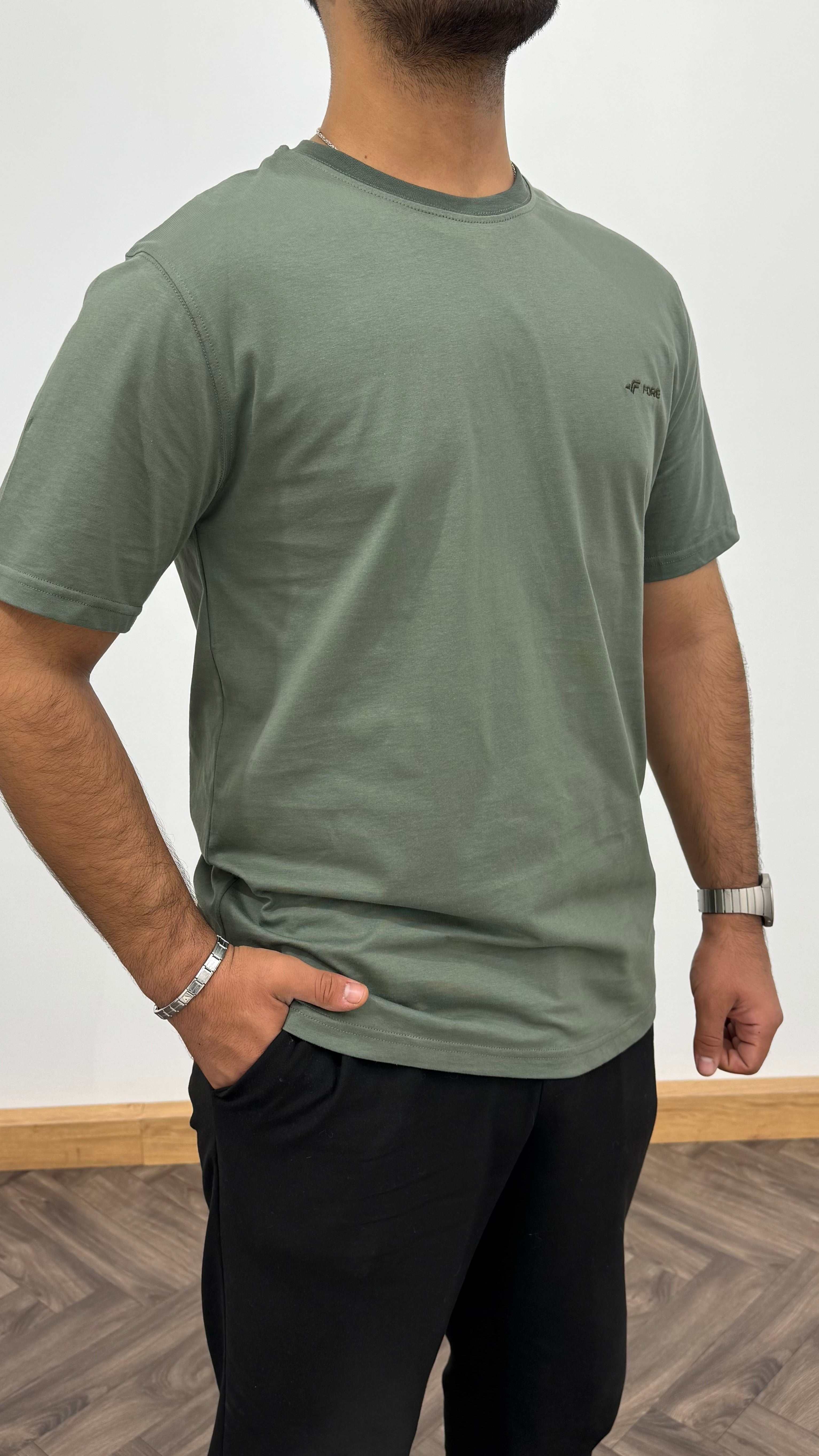 BİSİKLET YAKA NAKIŞ BASKILI TSHİRT