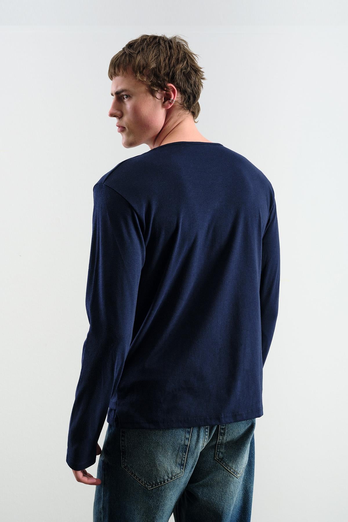 İÇİ ATLETLİ UZUN KOL LACİVERT T-SHIRT