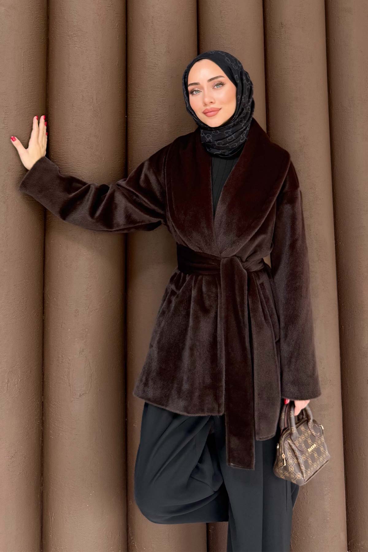 Angora Kuşaklı Kaban 32-2504