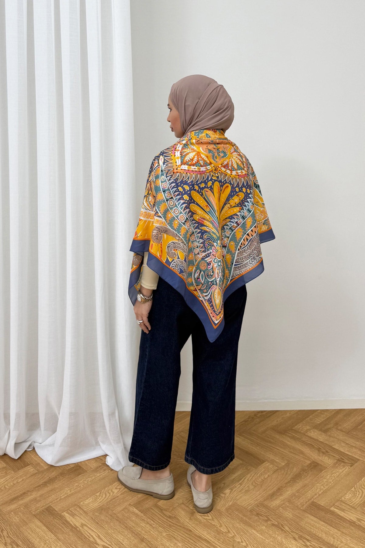Desenli Omuz Şalı 75-0002
