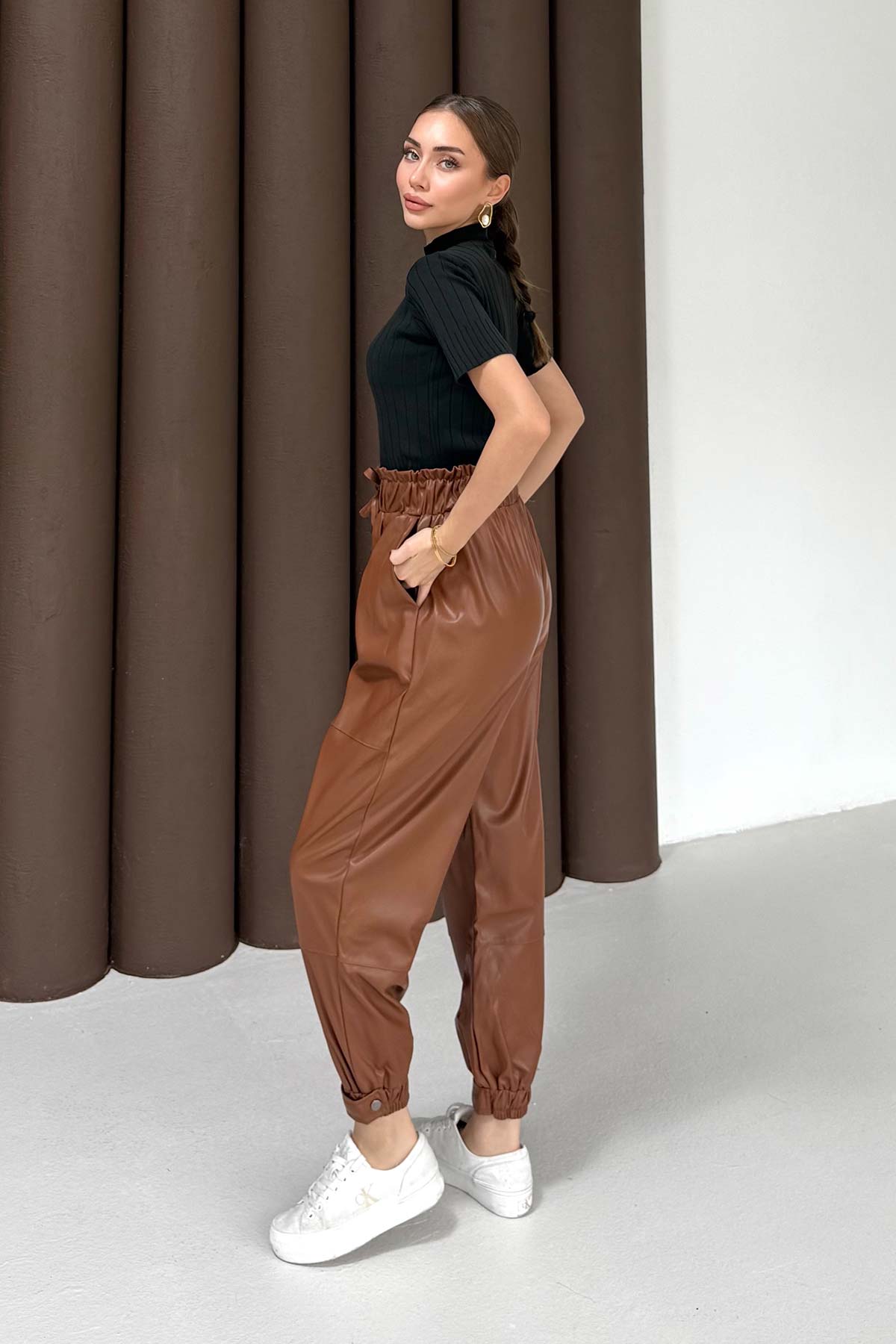 Çıtçıtlı Suni Deri Pantolon 32-9502-1