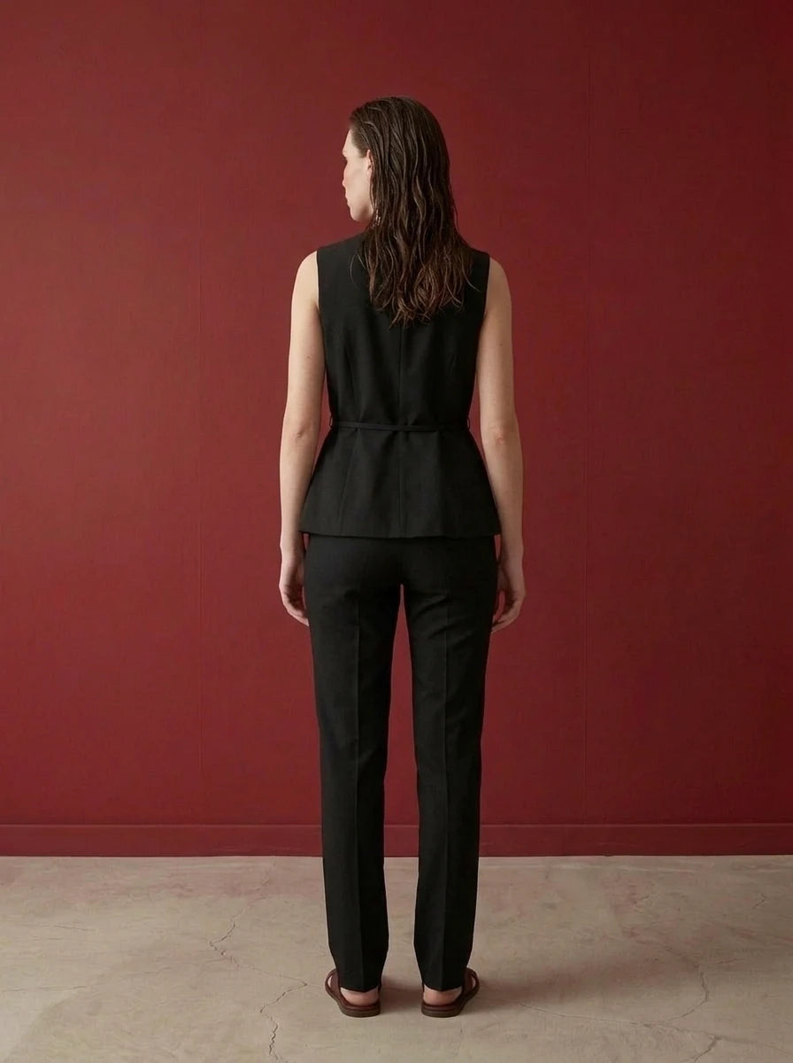 FRAME VEST MODEL