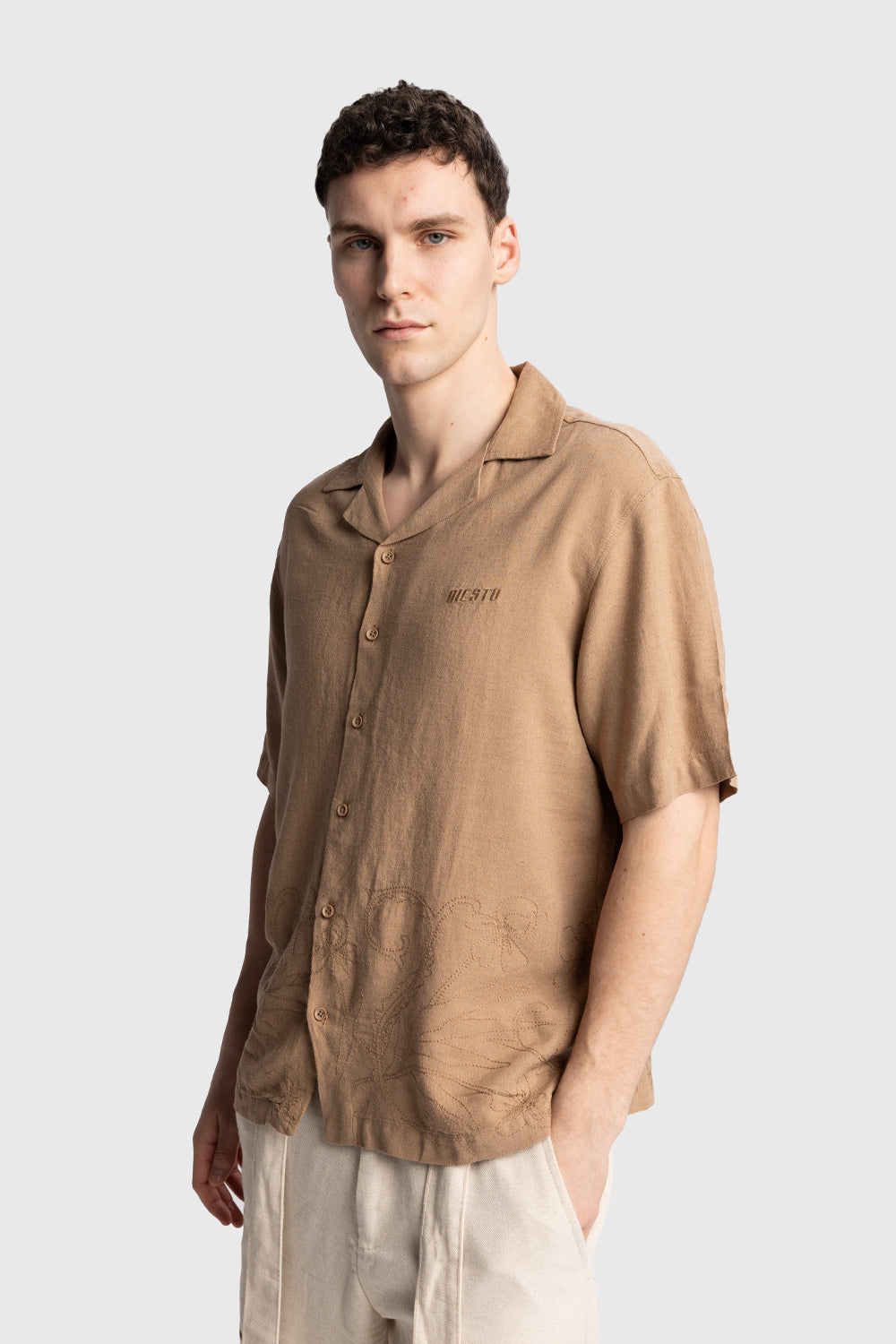 İŞLEMELİ KETEN GÖMLEK