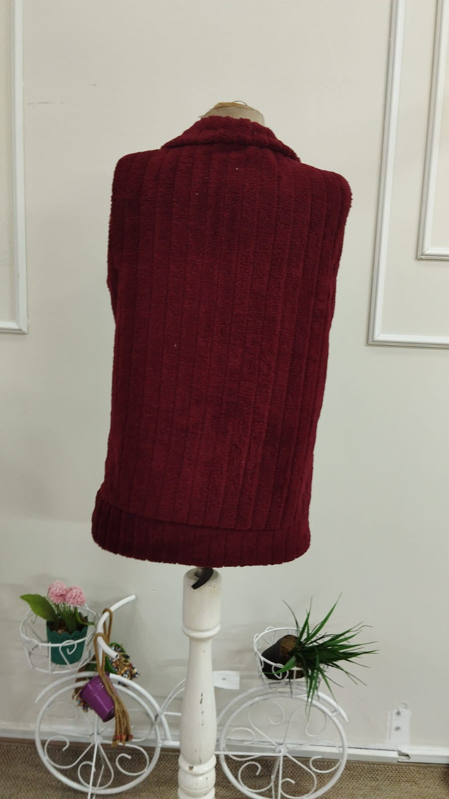 Kadın Kolsuz önden Fermuarlı Cepli Peluş Ceket