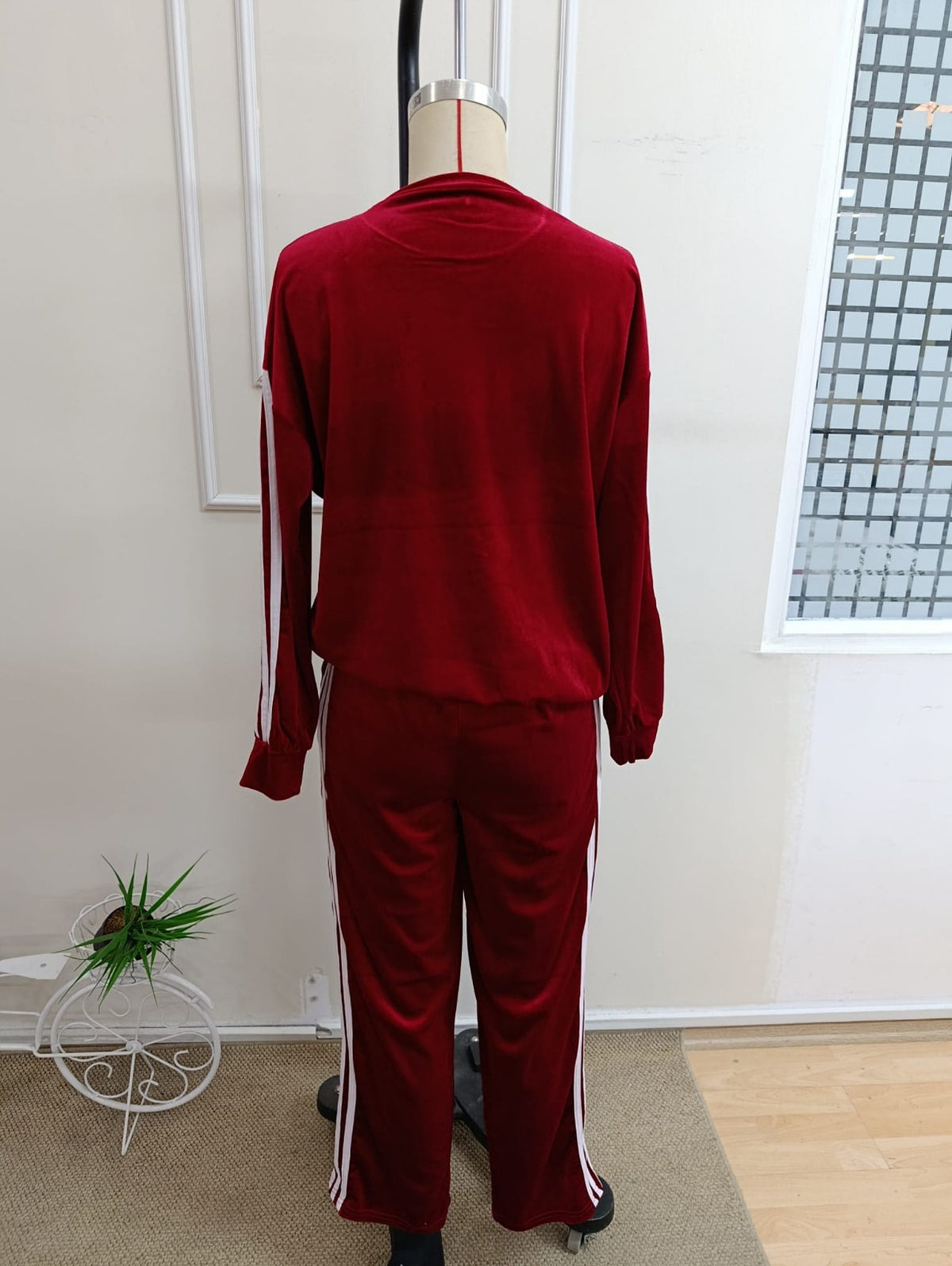 Kadın Uzun Kollu Bisiklet Yakalı şerit Detaylı Kadife Bluz Ve Pantolon Ikili Takım