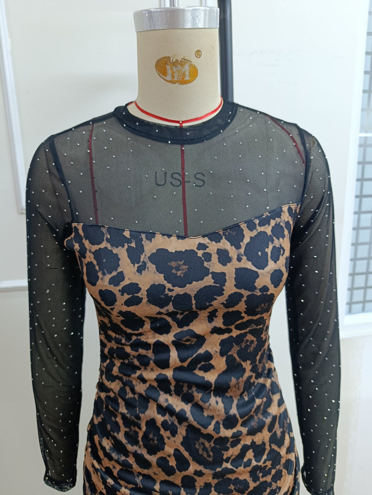 Kadın Uzun Kollu Taşlı Tül Detaylı Leopar Desenli Modal Kısa Elbise
