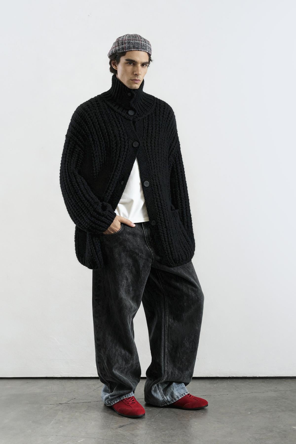 KALIN ÖRGÜLÜ OVERSIZE SİYAH HIRKA