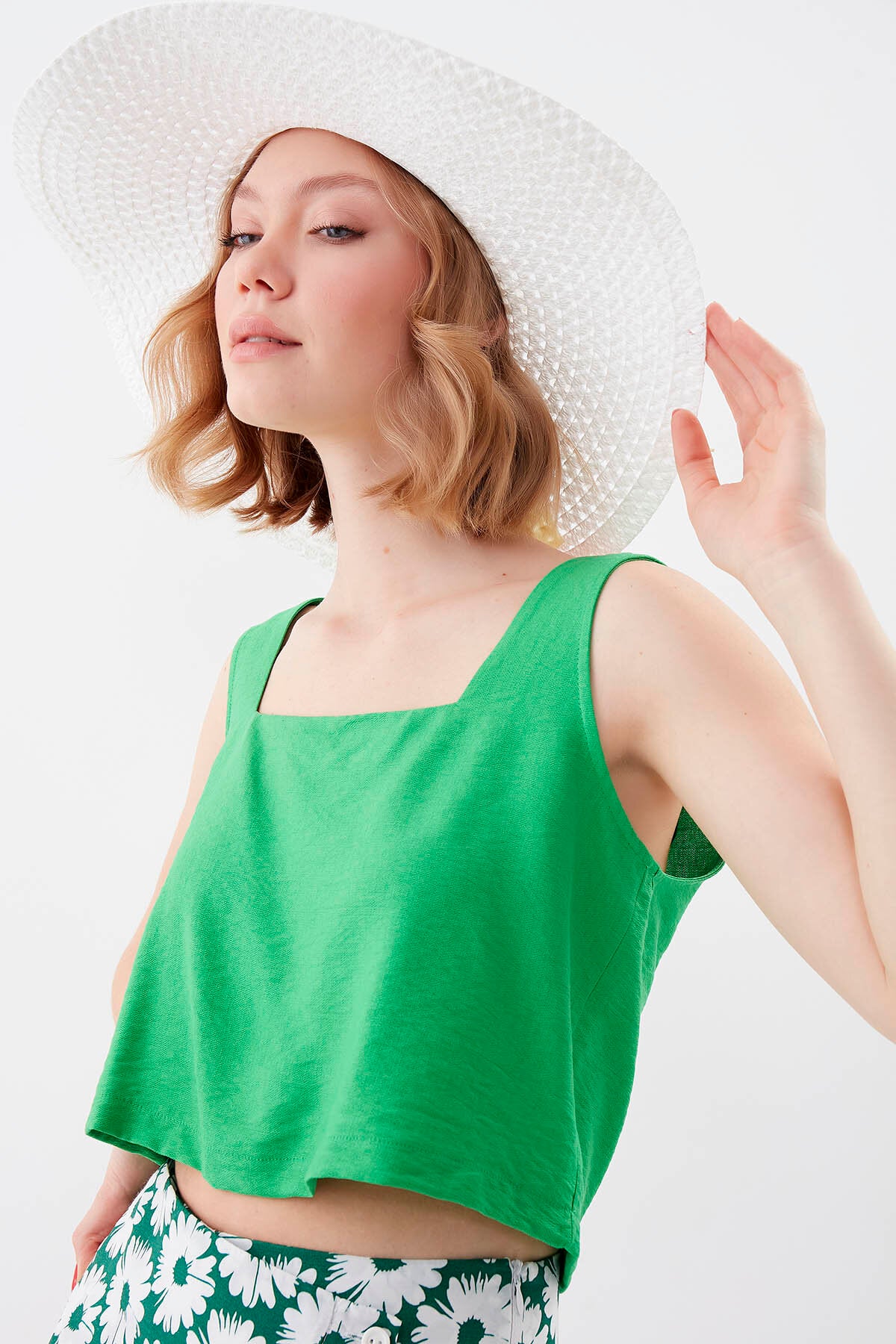 Kare Yaka Sıfır Kol Crop Bluz