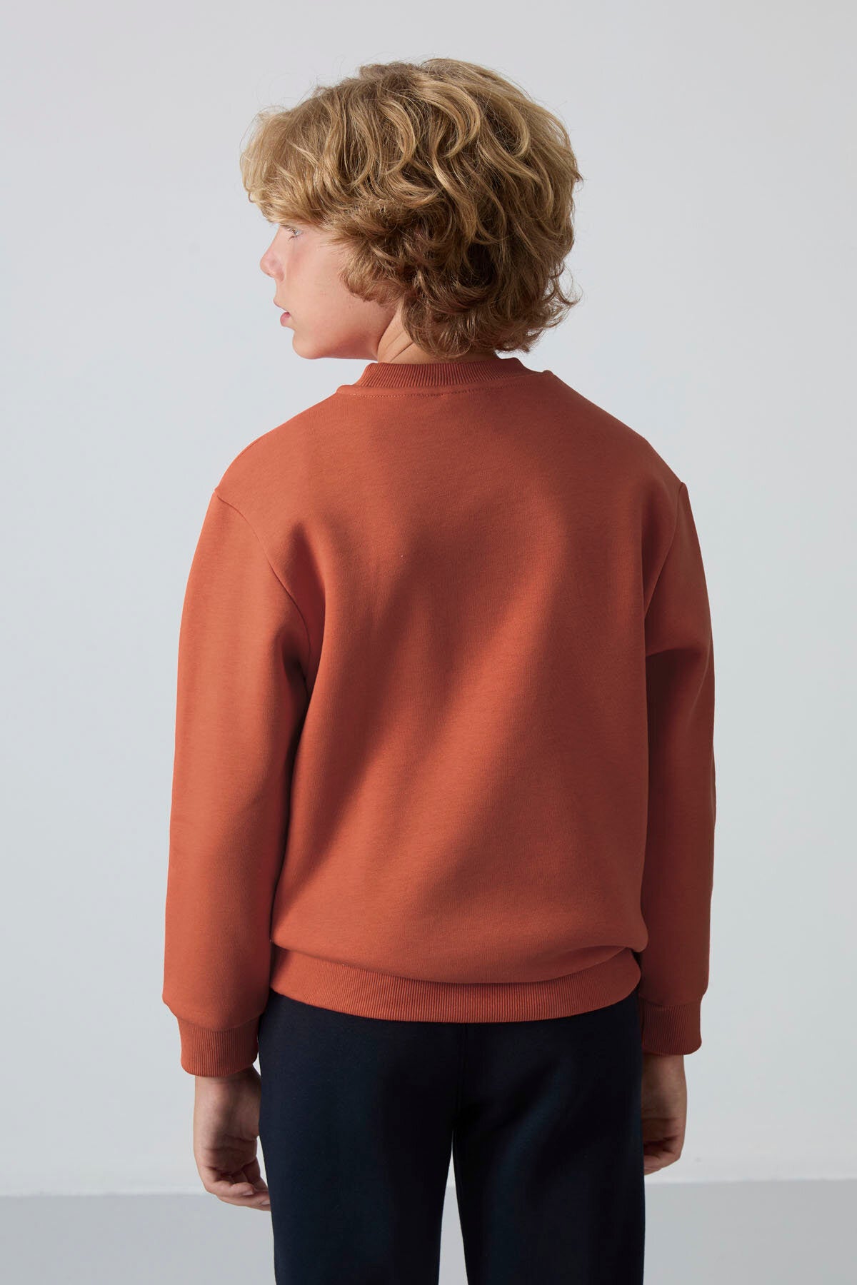 Kiremit Pamuklu Kalın İçi Tüylü Yumuşak Dokulu Standart Fit Nakışlı Erkek Çocuk Sweatshirt - 11232