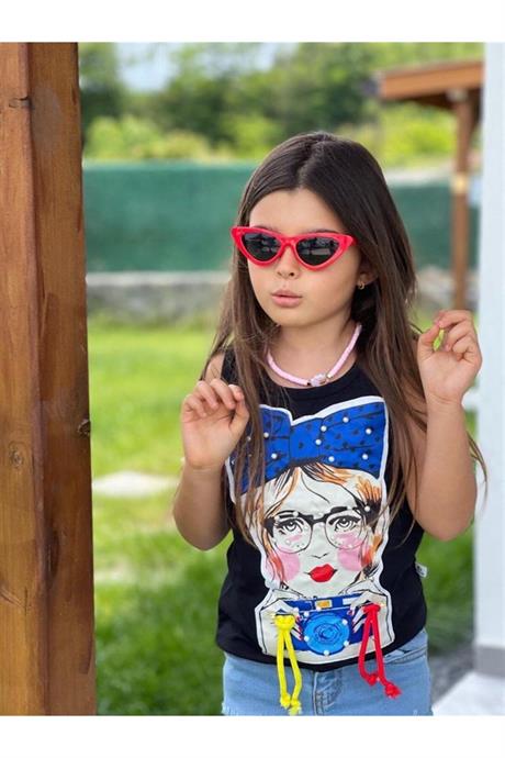 Kız Çocuk Baskılı Pamuk Penye Tişört Yırtıklı Kemerli Kot Pantolon Ikili Takım SİYAH 4 Yaş
