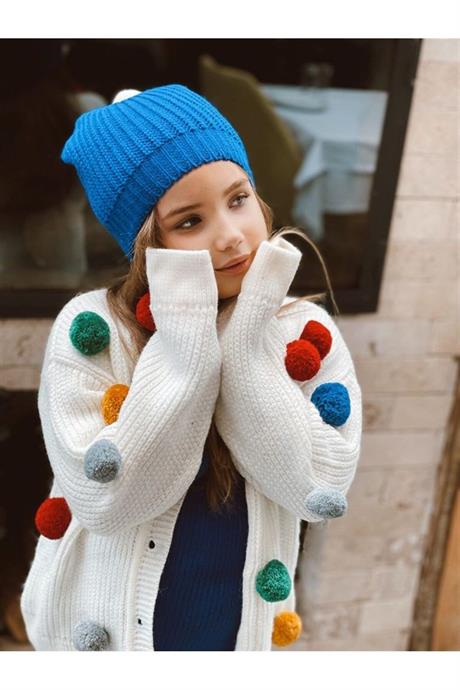 Kız Çocuk Ponponlu Beyaz Triko Hırka Kolsuz Iç Badi Triko Pantolon Bere 4'lü Takım SAKS 4 Yaş