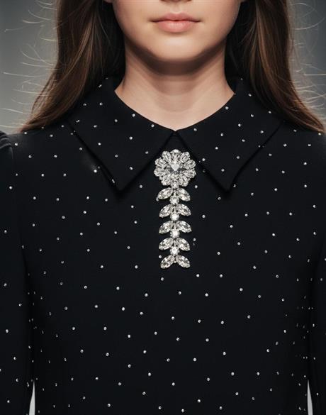 Kız Çocuk Taş Broş Detaylı Fakir Kollu Elbise Siyah 8 Yaş