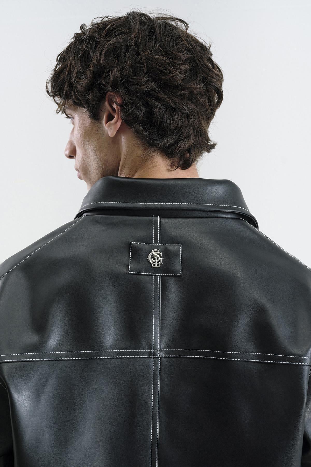 KONTRAST DİKİŞ DETAYLI SİYAH DERİ CEKET