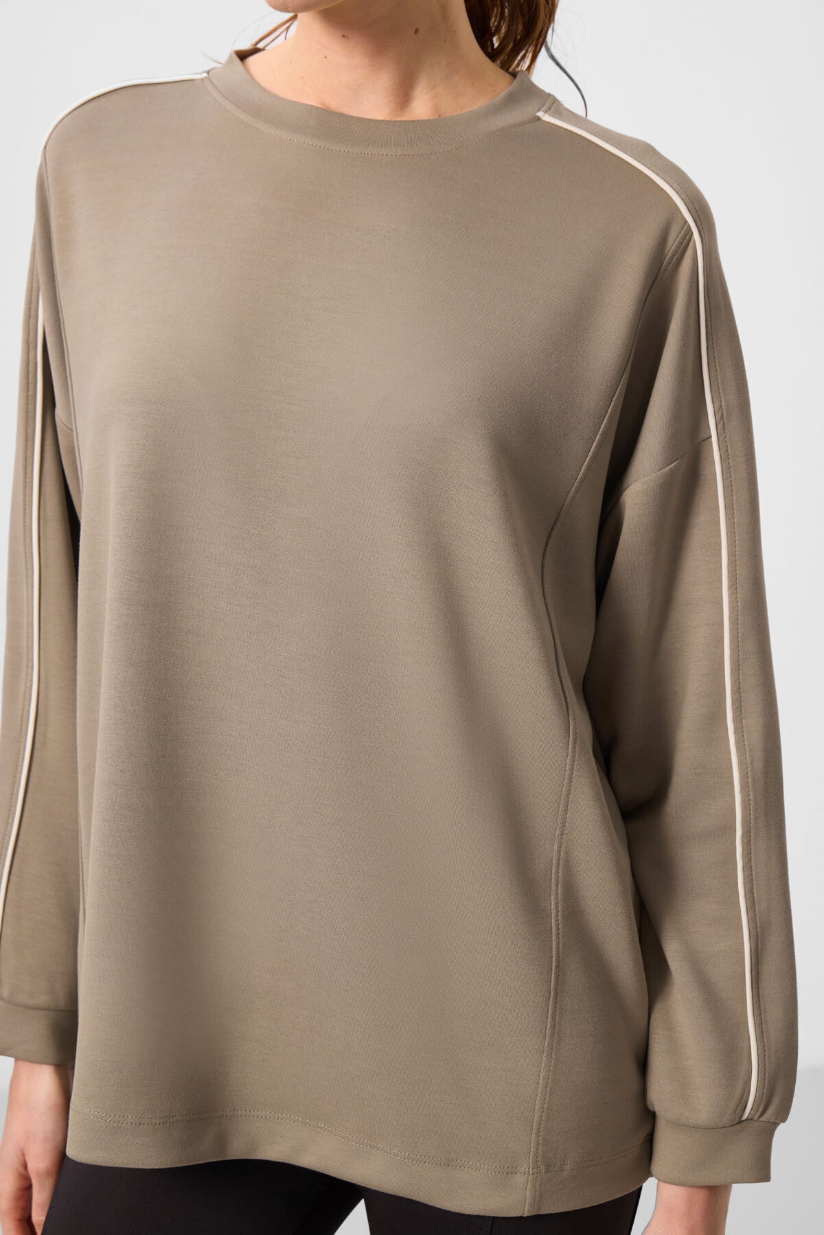 Koyu Bej Yumuşak Dokulu O Yaka Oversize Kadın Tunik Sweatshirt - 97303