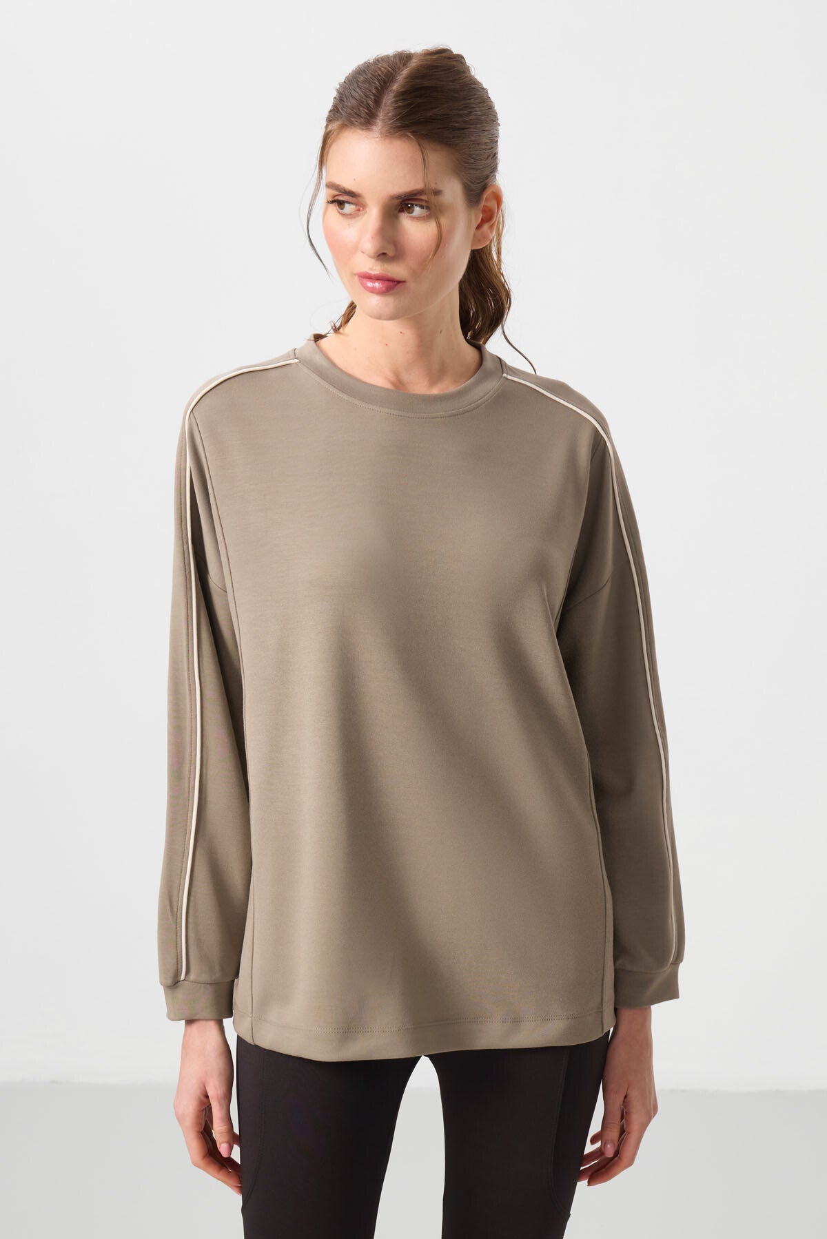 Koyu Bej Yumuşak Dokulu O Yaka Oversize Kadın Tunik Sweatshirt - 97303