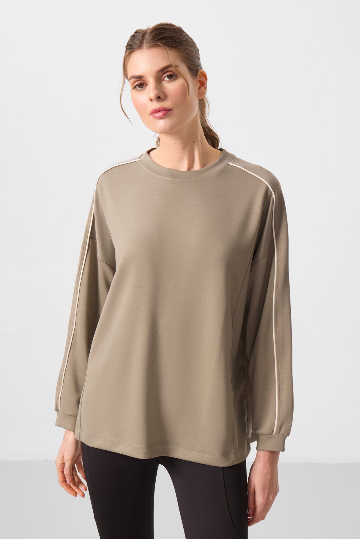 Koyu Bej Yumuşak Dokulu O Yaka Oversize Kadın Tunik Sweatshirt - 97303