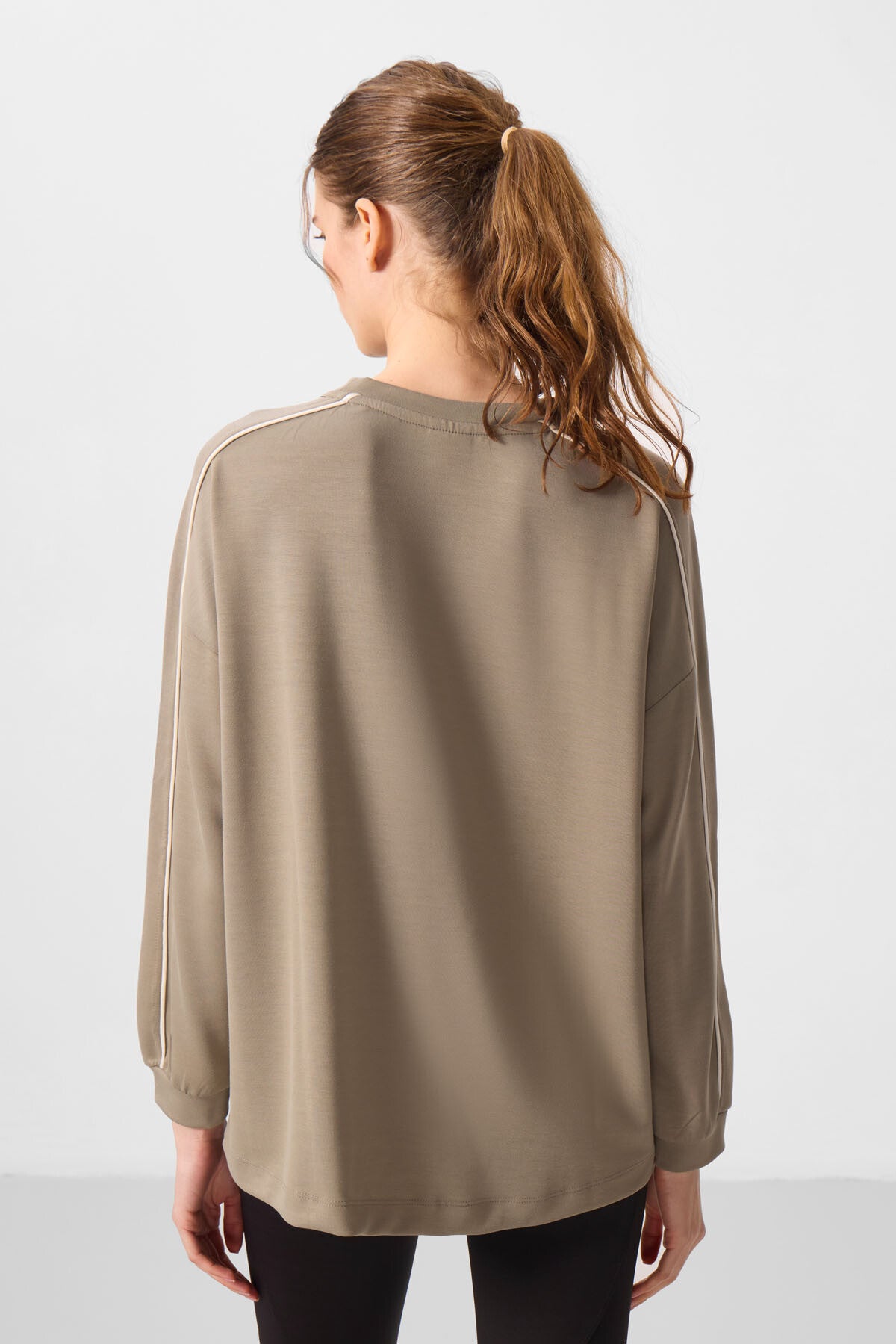Koyu Bej Yumuşak Dokulu O Yaka Oversize Kadın Tunik Sweatshirt - 97303