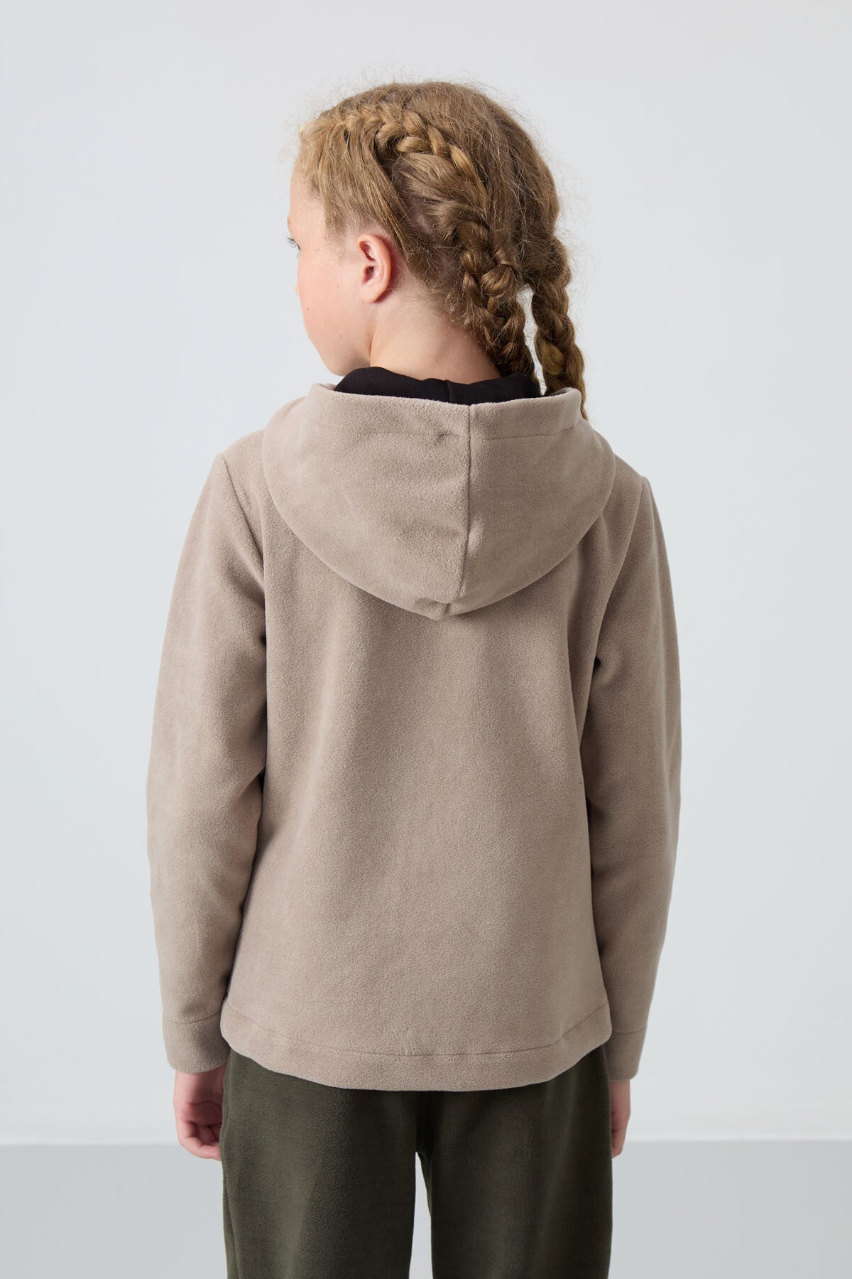 Koyu Bej Kalın Yumuşak Dokulu Standart Fit Nakışlı Polar Kız Çocuk Sweatshirt - 75152