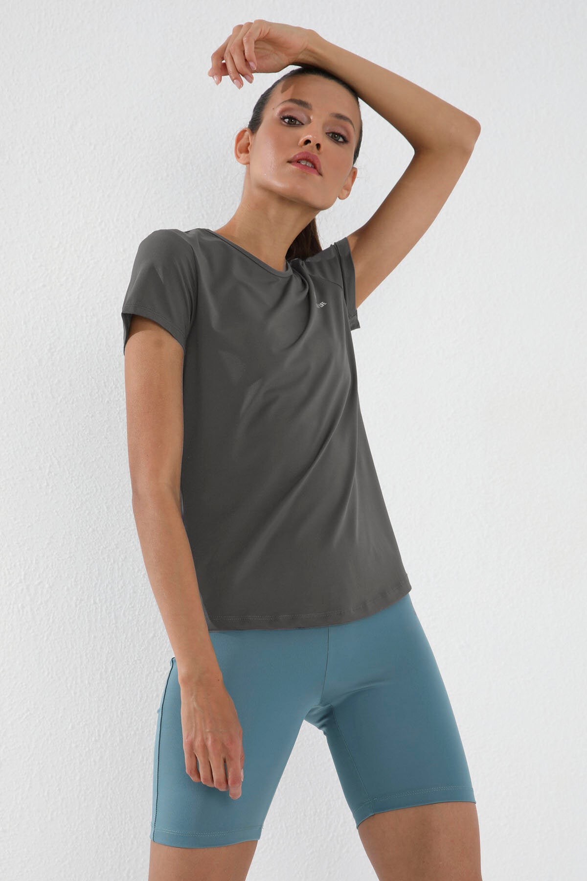 Koyu Gri Basic Kısa Kol Standart Kalıp O Yaka Kadın T-Shirt - 97144