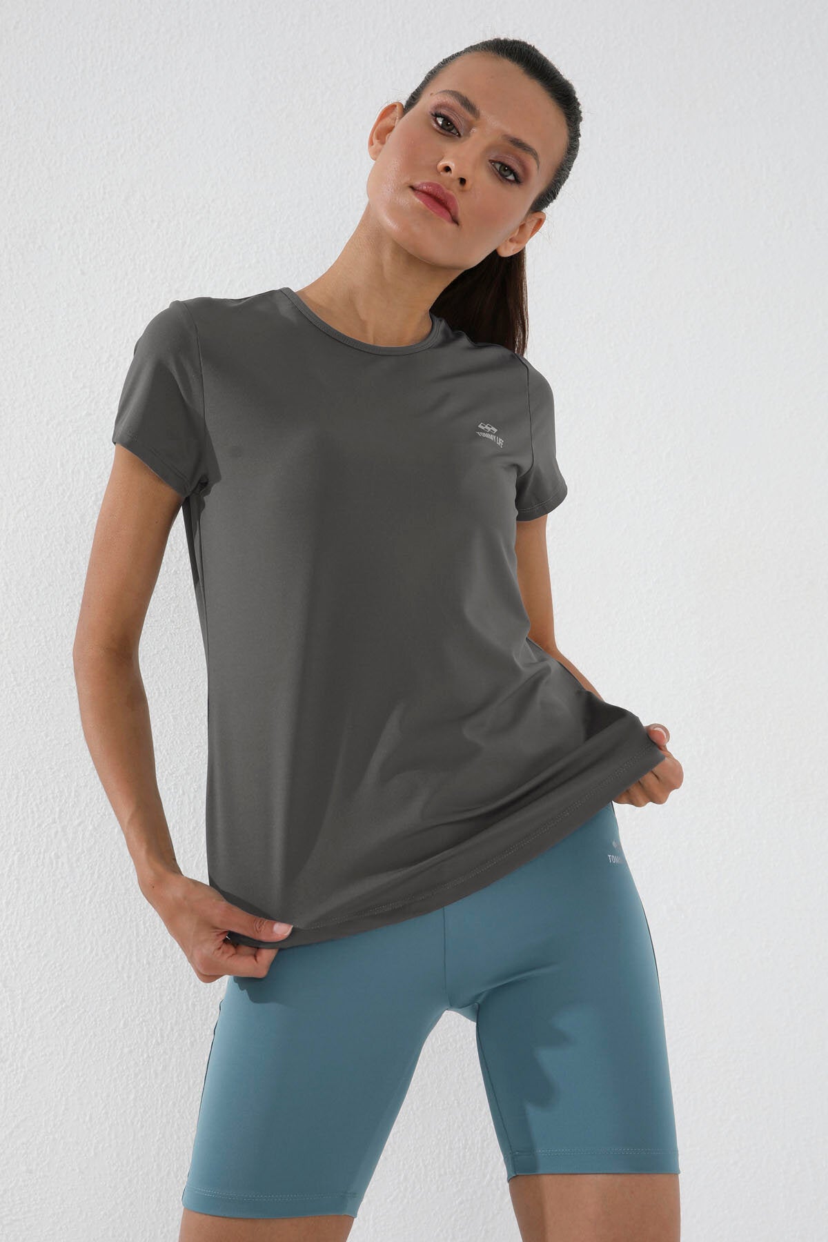 Koyu Gri Basic Kısa Kol Standart Kalıp O Yaka Kadın T-Shirt - 97144