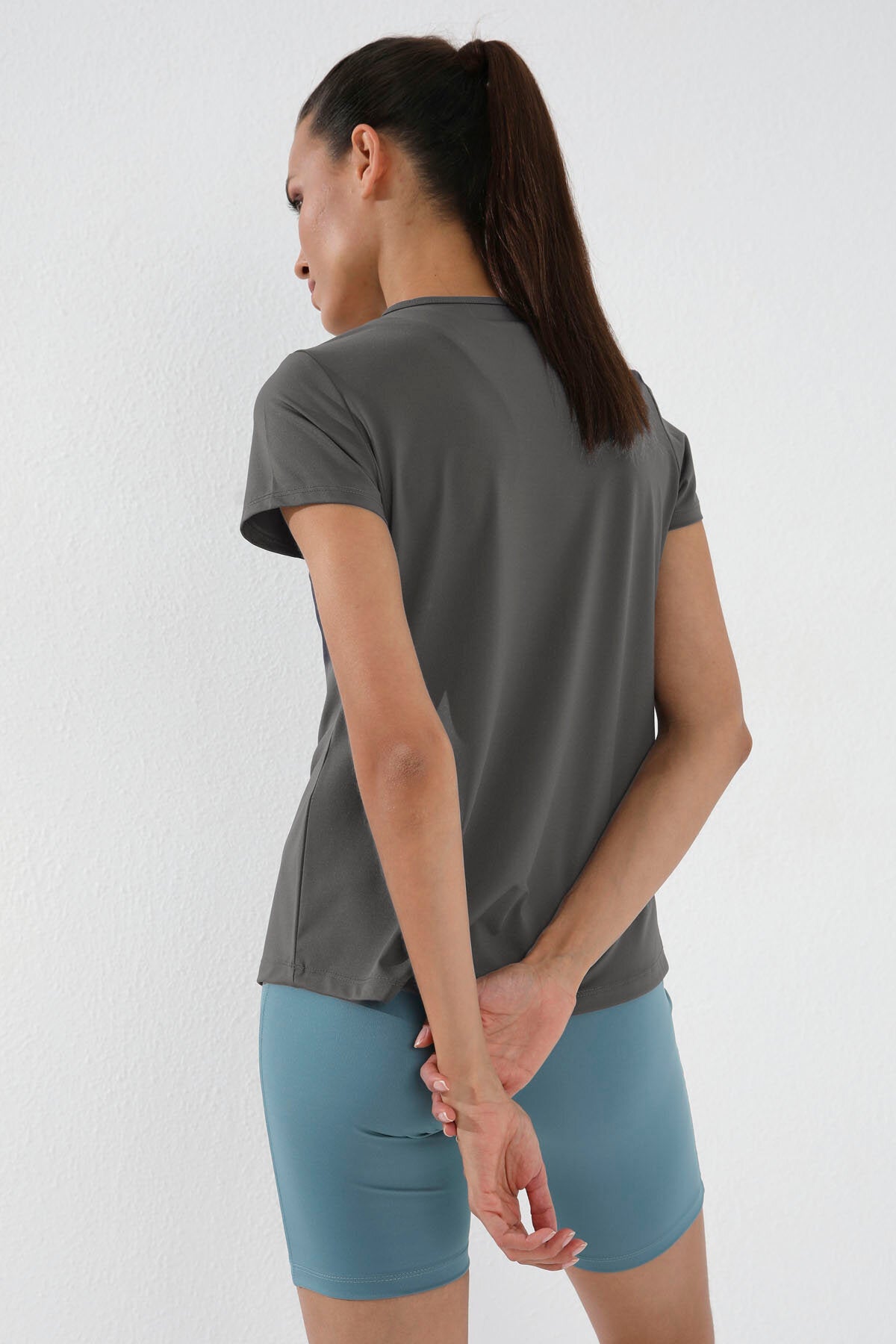 Koyu Gri Basic Kısa Kol Standart Kalıp O Yaka Kadın T-Shirt - 97144